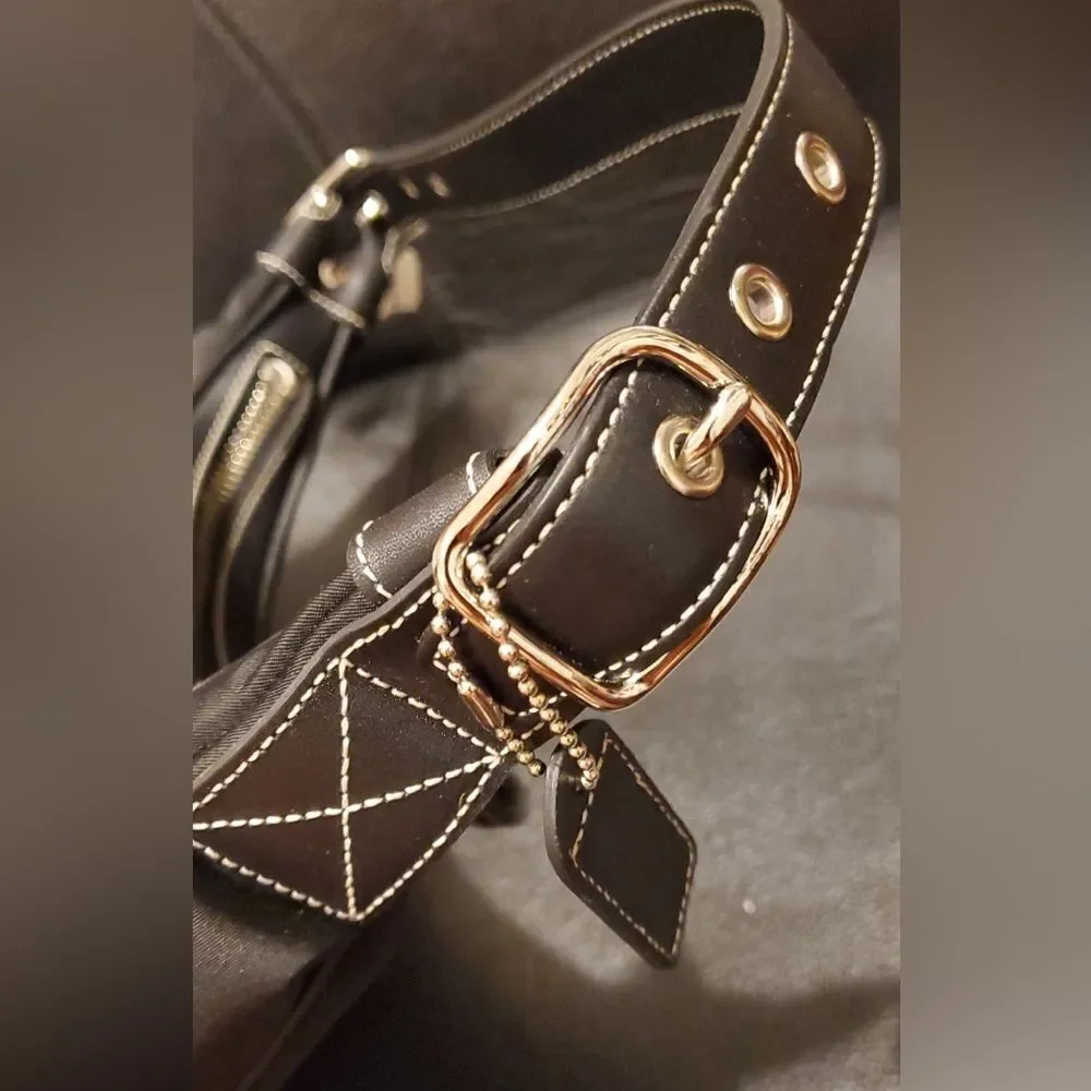 Authentic Women’s Coach hobo shoulder bag, NWT